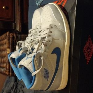 Nike air Jordan 1 mid wolf